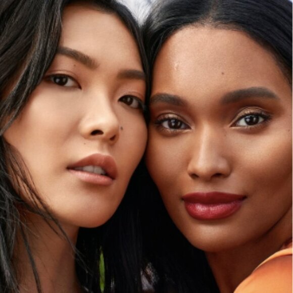 BECCA Ultimate love Lipstick- Merlot - Picture 7 of 7